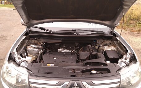 Mitsubishi Outlander III рестайлинг 3, 2013 год, 1 439 000 рублей, 15 фотография