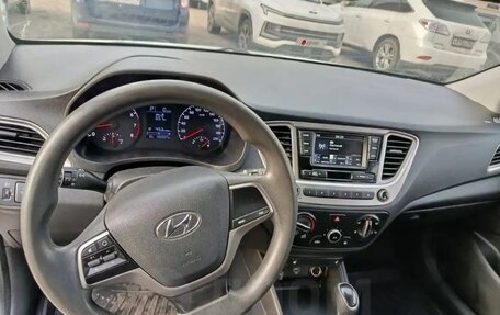 Hyundai Solaris II рестайлинг, 2019 год, 920 000 рублей, 9 фотография