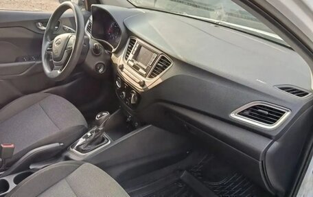 Hyundai Solaris II рестайлинг, 2019 год, 920 000 рублей, 16 фотография