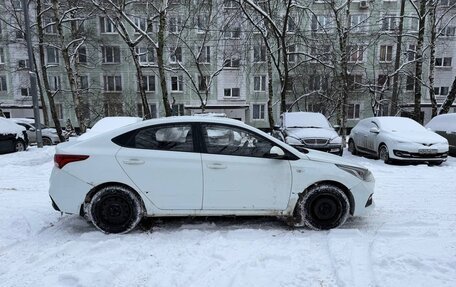 Hyundai Solaris II рестайлинг, 2018 год, 750 000 рублей, 3 фотография