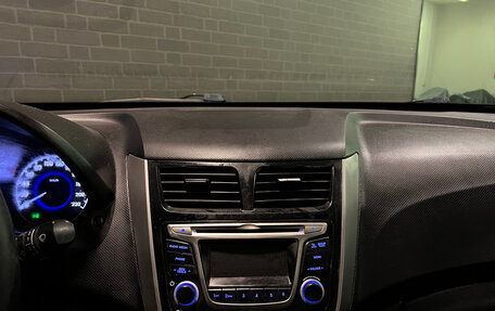 Hyundai Solaris II рестайлинг, 2016 год, 760 000 рублей, 3 фотография