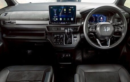 Honda Stepwgn, 2023 год, 2 370 000 рублей, 11 фотография