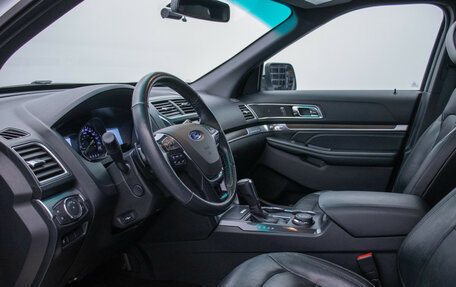 Ford Explorer VI, 2017 год, 2 800 000 рублей, 10 фотография