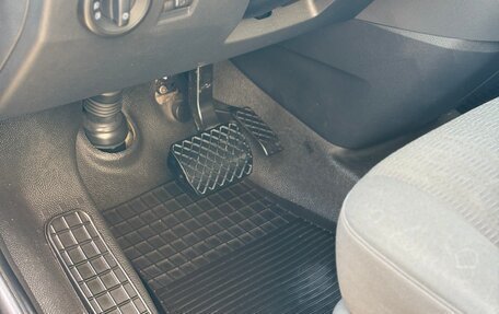 Volkswagen Caravelle T6 рестайлинг, 2017 год, 4 250 000 рублей, 14 фотография