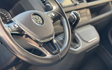 Volkswagen Caravelle T6 рестайлинг, 2017 год, 4 250 000 рублей, 12 фотография