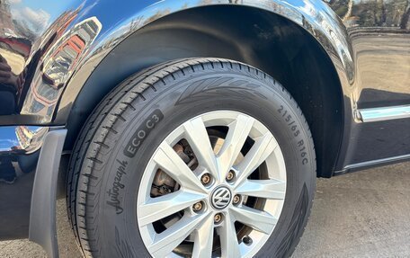 Volkswagen Caravelle T6 рестайлинг, 2017 год, 4 250 000 рублей, 9 фотография