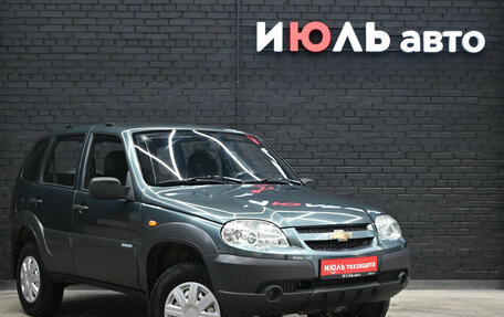Chevrolet Niva I рестайлинг, 2010 год, 530 000 рублей, 3 фотография