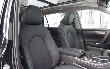 Toyota Highlander, 2025 год, 6 150 000 рублей, 19 фотография
