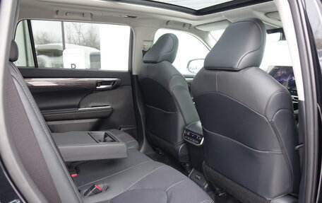 Toyota Highlander, 2025 год, 6 150 000 рублей, 18 фотография