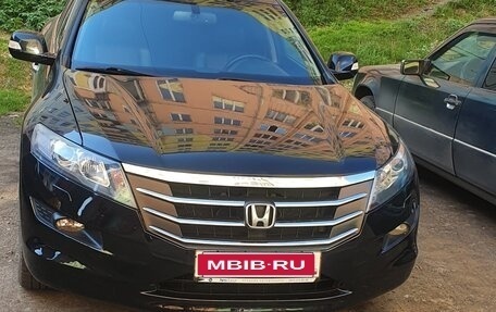 Honda Crosstour I рестайлинг, 2011 год, 2 500 000 рублей, 1 фотография