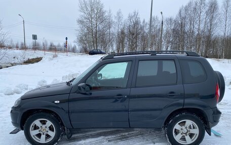 Chevrolet Niva I рестайлинг, 2018 год, 860 000 рублей, 2 фотография