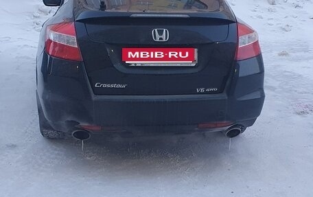 Honda Crosstour I рестайлинг, 2011 год, 2 500 000 рублей, 2 фотография