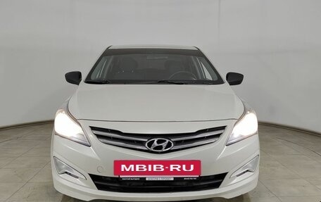 Hyundai Solaris II рестайлинг, 2015 год, 745 000 рублей, 2 фотография