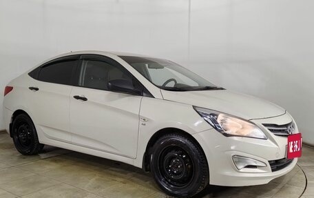 Hyundai Solaris II рестайлинг, 2015 год, 745 000 рублей, 3 фотография