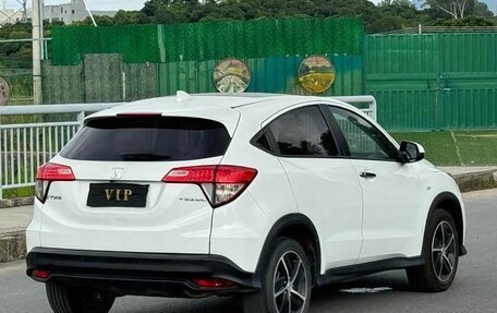 Honda Vezel, 2022 год, 1 620 000 рублей, 7 фотография