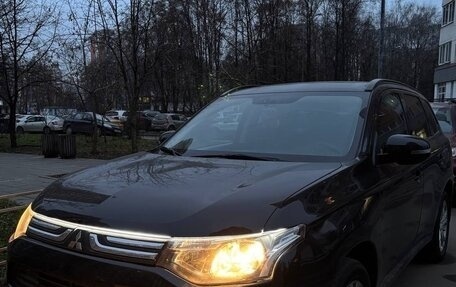 Mitsubishi Outlander III рестайлинг 3, 2013 год, 1 450 000 рублей, 5 фотография