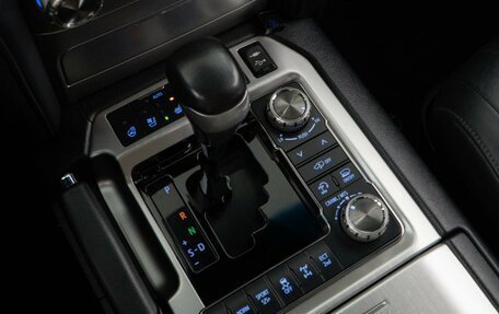 Toyota Land Cruiser 200, 2019 год, 6 439 050 рублей, 17 фотография