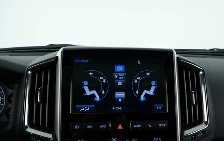 Toyota Land Cruiser 200, 2019 год, 6 439 050 рублей, 19 фотография