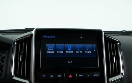 Toyota Land Cruiser 200, 2019 год, 6 439 050 рублей, 21 фотография