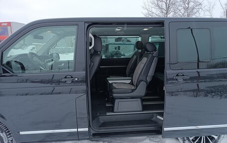 Volkswagen Multivan T6 рестайлинг, 2023 год, 9 300 000 рублей, 4 фотография