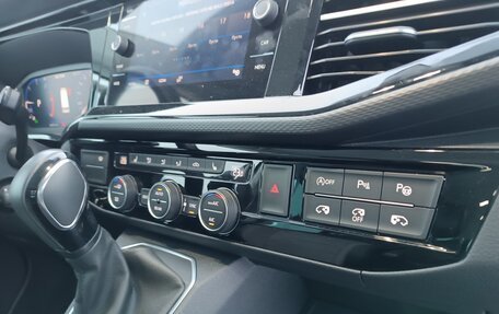 Volkswagen Multivan T6 рестайлинг, 2023 год, 9 300 000 рублей, 9 фотография