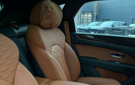 Bentley Bentayga I, 2025 год, 48 000 000 рублей, 13 фотография