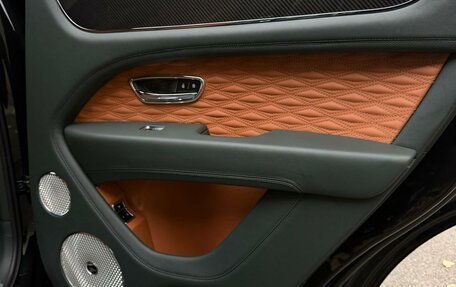 Bentley Bentayga I, 2025 год, 48 000 000 рублей, 15 фотография