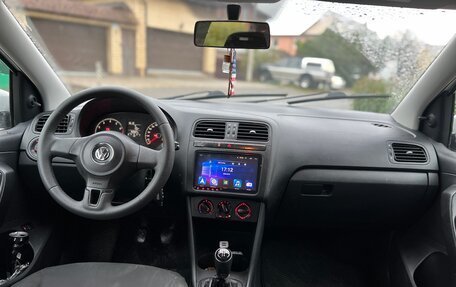 Volkswagen Polo VI (EU Market), 2015 год, 715 000 рублей, 8 фотография