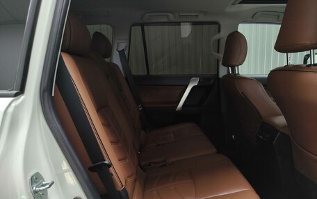 Toyota Land Cruiser Prado 150 рестайлинг 2, 2021 год, 5 500 000 рублей, 10 фотография