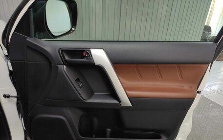 Toyota Land Cruiser Prado 150 рестайлинг 2, 2021 год, 5 500 000 рублей, 16 фотография