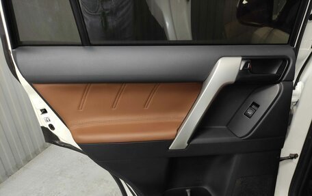 Toyota Land Cruiser Prado 150 рестайлинг 2, 2021 год, 5 500 000 рублей, 15 фотография