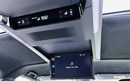 Toyota Alphard, 2025 год, 20 000 000 рублей, 17 фотография