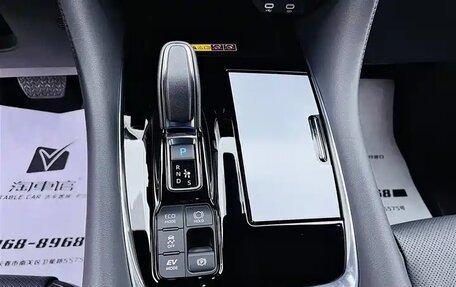 Toyota Alphard, 2025 год, 20 000 000 рублей, 13 фотография