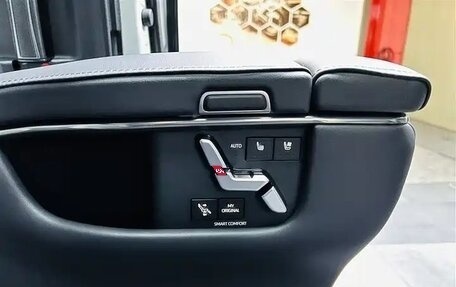 Toyota Alphard, 2025 год, 20 000 000 рублей, 18 фотография