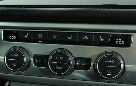 Volkswagen Caravelle T6 рестайлинг, 2020 год, 3 789 000 рублей, 17 фотография