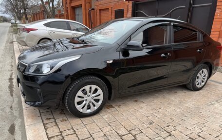 KIA Rio IV, 2018 год, 1 240 000 рублей, 2 фотография