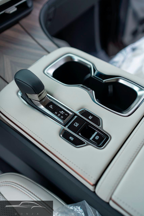 Lexus LM I, 2026 год, 24 000 000 рублей, 6 фотография