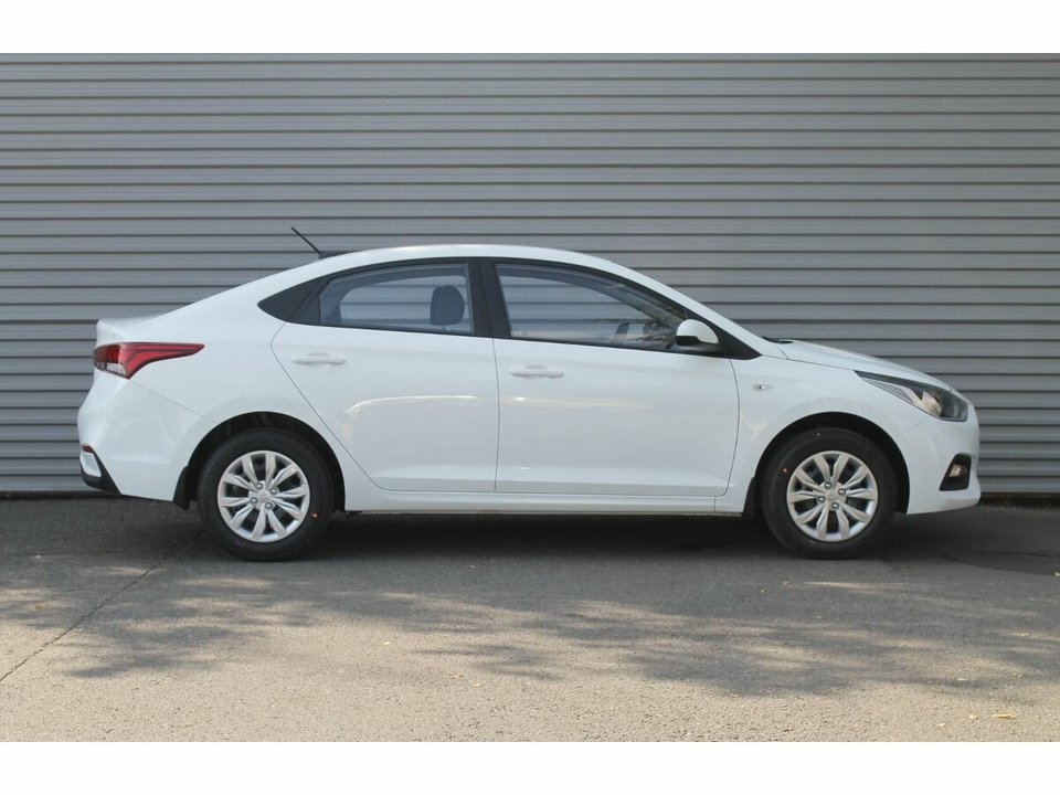 Hyundai Solaris II, 2019 год, 400 000 рублей, 2 фотография