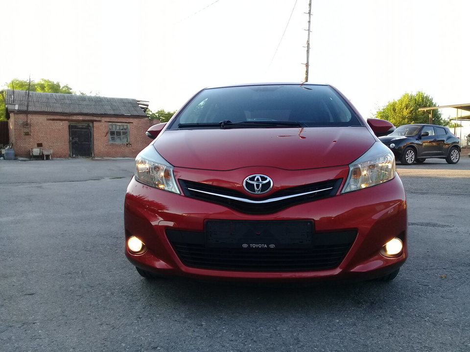 Toyota Yaris III, 2013 год, 300 000 рублей, 4 фотография