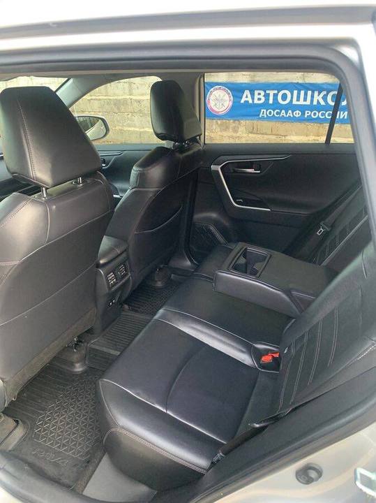 Toyota RAV 4, 2023 год, 700 000 рублей, 6 фотография