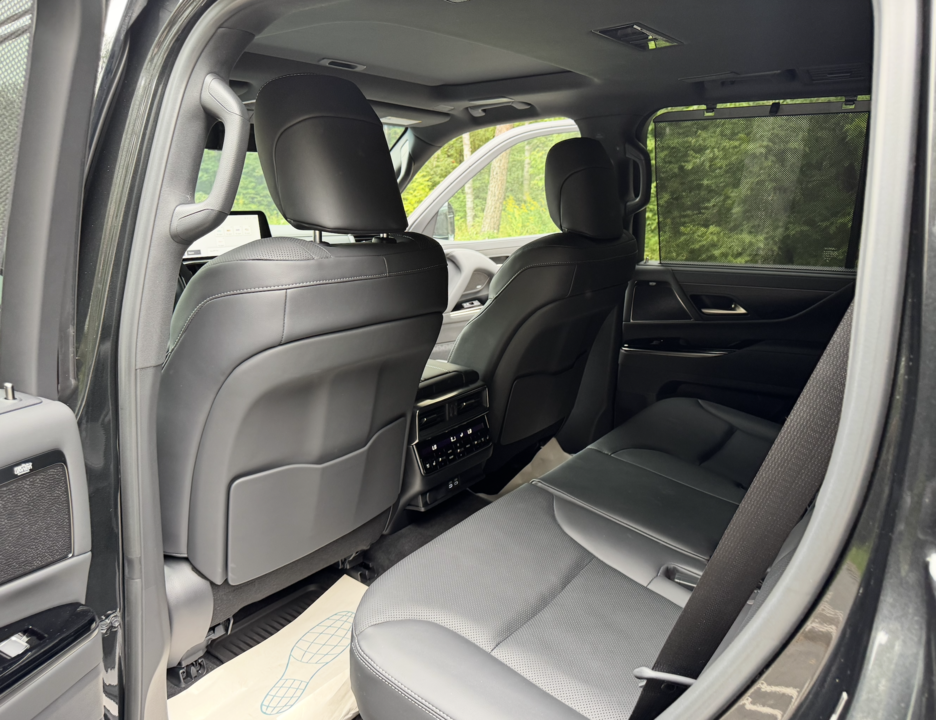 Lexus LX III рестайлинг 2, 2025 год, 19 700 000 рублей, 9 фотография