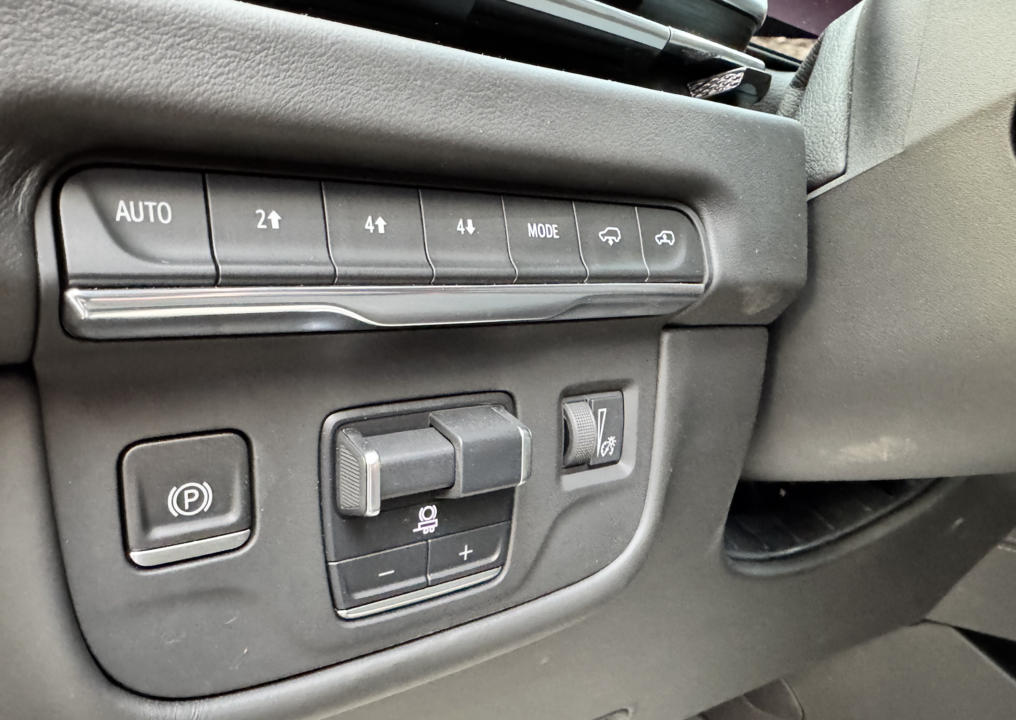 Cadillac Escalade V, 2025 год, 20 000 000 рублей, 8 фотография
