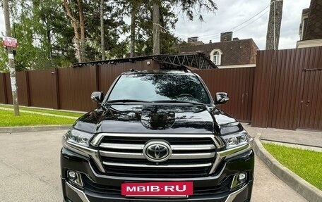 Toyota Land Cruiser 200, 2019 год, 8 400 000 рублей, 2 фотография
