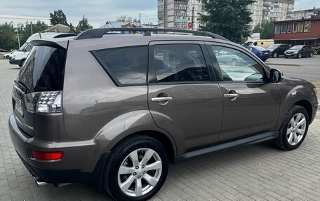 Mitsubishi Outlander III рестайлинг 3, 2011 год, 1 370 000 рублей, 3 фотография