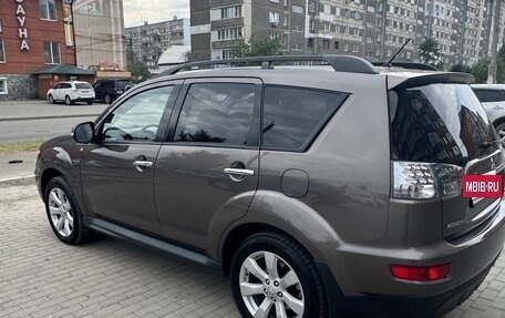 Mitsubishi Outlander III рестайлинг 3, 2011 год, 1 370 000 рублей, 6 фотография
