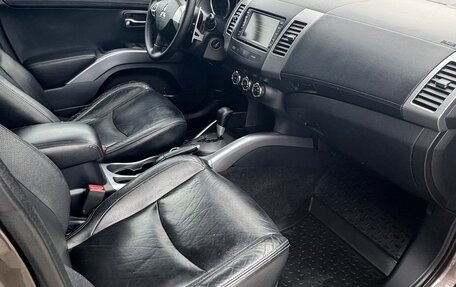 Mitsubishi Outlander III рестайлинг 3, 2011 год, 1 370 000 рублей, 11 фотография