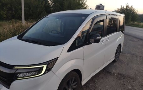 Honda Stepwgn IV, 2019 год, 1 950 000 рублей, 4 фотография