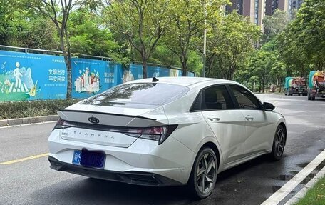 Hyundai Elantra, 2022 год, 1 250 000 рублей, 5 фотография