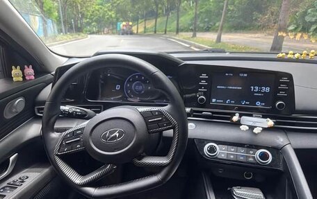 Hyundai Elantra, 2022 год, 1 250 000 рублей, 14 фотография