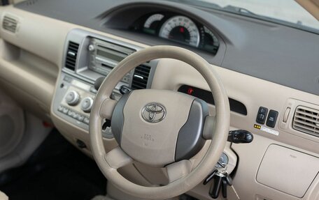 Toyota Raum II, 2009 год, 760 000 рублей, 11 фотография